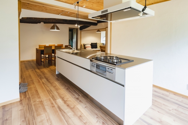 キッチンの種類と特徴一覧！レイアウト別の選び方やリフォーム費用